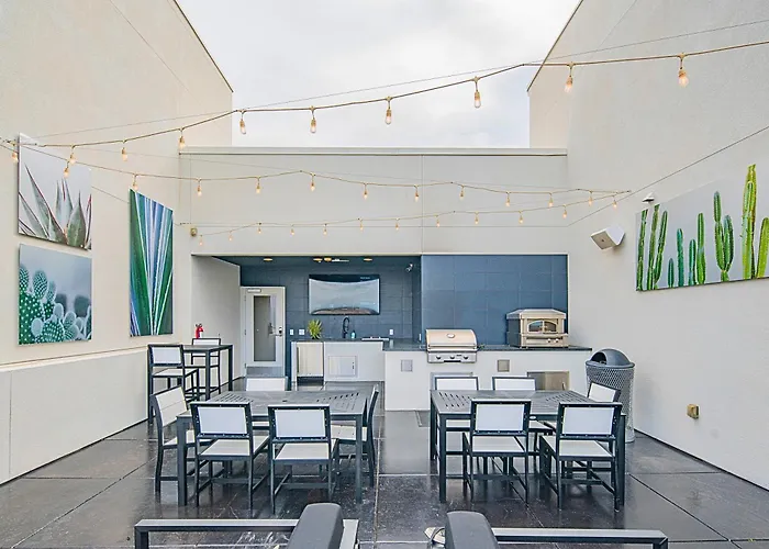 Kierland Sunny Retreat Pool & Hot Tub Apartment