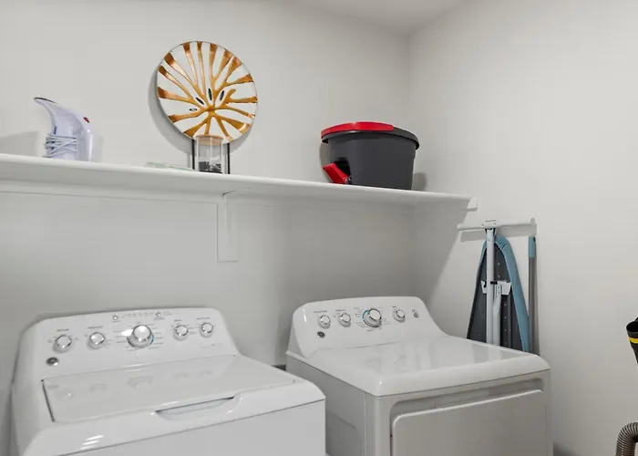 Kierland Sunny Retreat Pool & Hot Tub Apartment