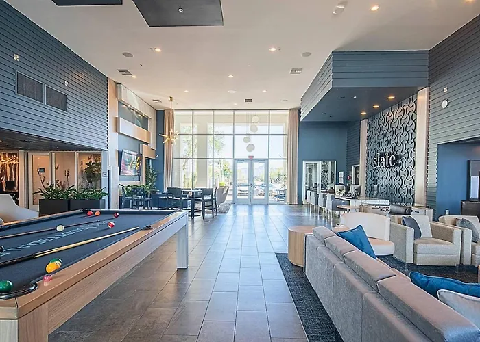Kierland Sunny Retreat Pool & Hot Tub Apartment